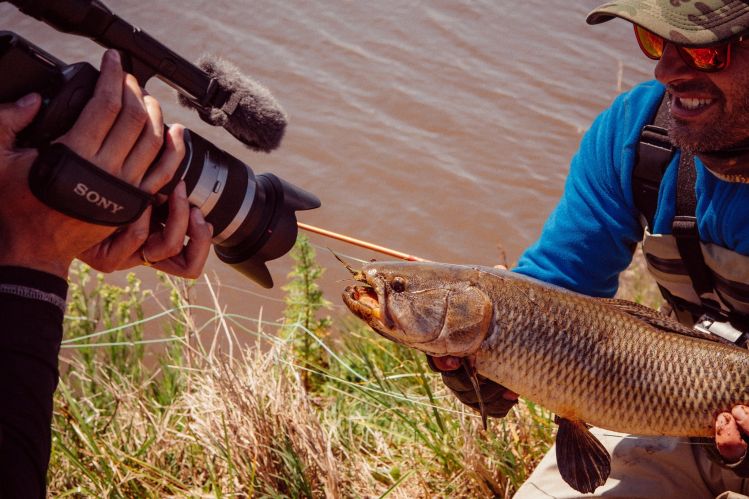 Detrás de las cámaras, filmando un increible video con Ferreyra Fishing. foto Juan Bueno