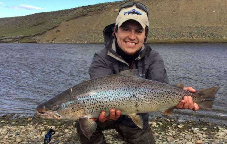 Pesca con spey en Río Grande Chile, Estancia Cameron Lodge, Tierra del Fuego 