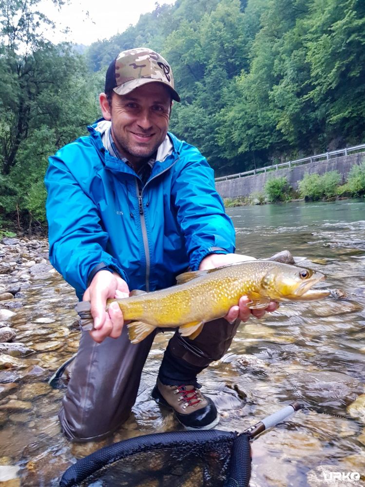 What a great day we had with Tony at the river Idrijca. This beautiful marble trout sipped our #20 F-fly at the far bank.
