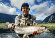  Fotografía de Pesca con Mosca de Trucha arcoiris por Matapiojo  Lodge | Fly dreamers 