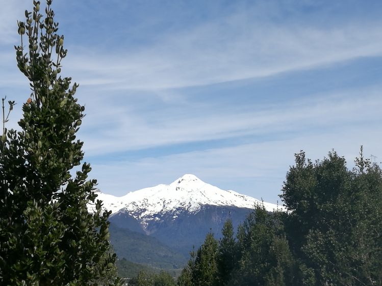 Desde mi ventana,  Volcan Yates,  Chile.