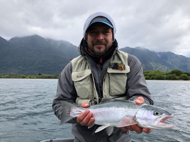 Diego Villalobos with #rainbowtrout in #yelcholake #patagonia #chile