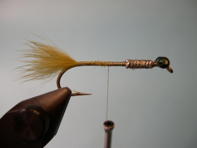 Fly tying - Olive Loop Dragon - Step 2