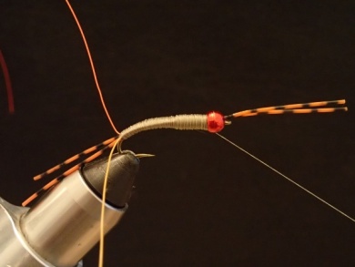 Fly tying - Wire Weave Orange Stone - Step 6