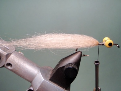 Fly tying - Bonefish Borski’s slider - Step 2