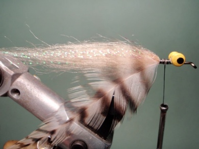 Fly tying - Bonefish Borski’s slider - Step 4