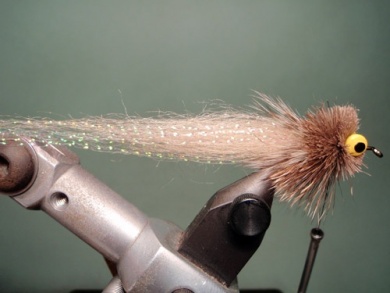 Fly tying - Bonefish Borski’s slider - Step 7