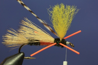 Fly tying - PMX Sparkle Orange - Step 8