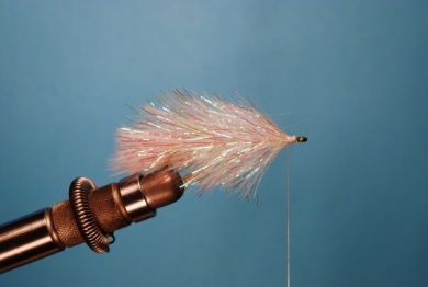 Fly tying - Pearl Shad - Step 3