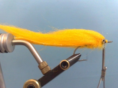 Fly tying - Streamer para dorado atado con craft fur de pelo corto - Step 7