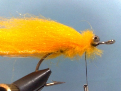 Fly tying - Streamer para dorado atado con craft fur de pelo corto - Step 6