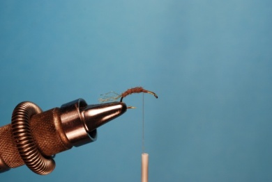 Fly tying - Hackle Stacker - Step 2