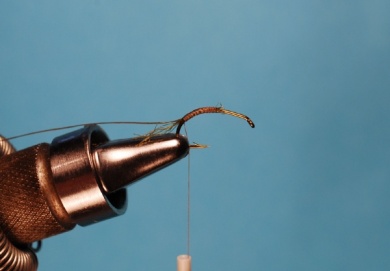 Fly tying - Hackle Stacker - Step 1