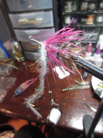 Fly tying - Blue & Pink - Step 11