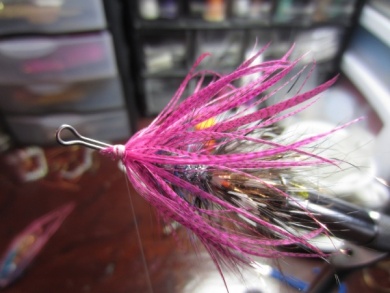 Fly tying - Blue & Pink - Step 10