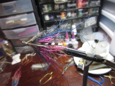 Fly tying - Blue & Pink - Step 18