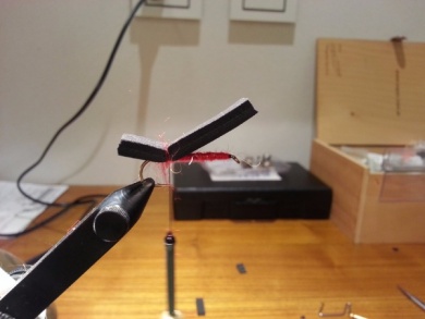 Fly tying - Willys Ant - Red - Step 3