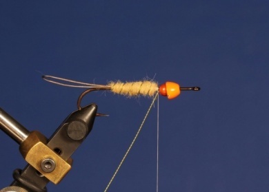 Fly tying - Swinging Catfish - Step 6