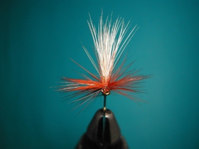 Fly tying - Parachute with rooster fiber wings - Step 13