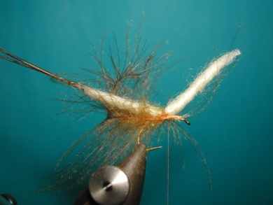 Fly tying - May fly spent - Step 2