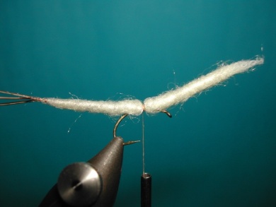 Fly tying - May fly spent - Step 1