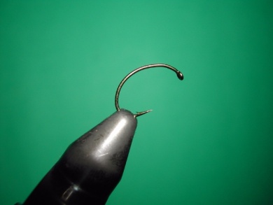 Fly tying - Parachute loop wings - Step 1