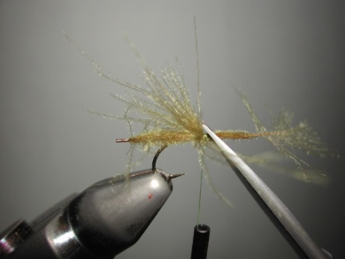 Fly tying - Mirage 2 - Step 4