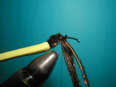 Fly tying - Wasp - Step 3