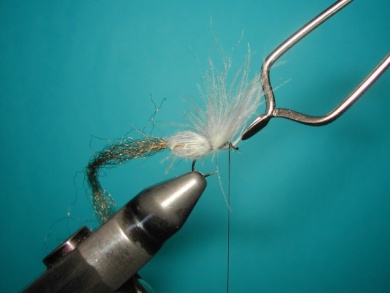 Fly tying - CDC sparkle pupa - Step 6