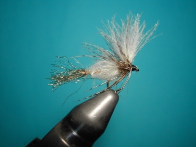 Fly tying - CDC sparkle pupa - Step 13
