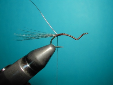 Fly tying - Hook bent fly - Step 5