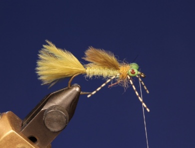 Fly tying - HUACA MAMUIL DAMSEL - Step 8