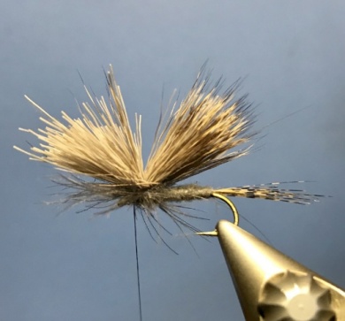 Fly tying - Hairwing cdc parachutte - Step 5